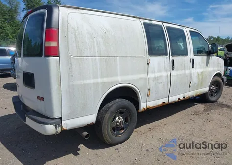 2005 GMC Savana Standard from USA, damaged, VIN 1GTFG15X451171899